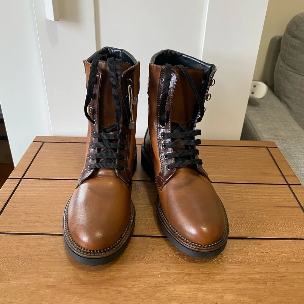 NWOT DIVINE FOLLIE Leather boots Made in Italy - Size 36 - Picture 2 of 8